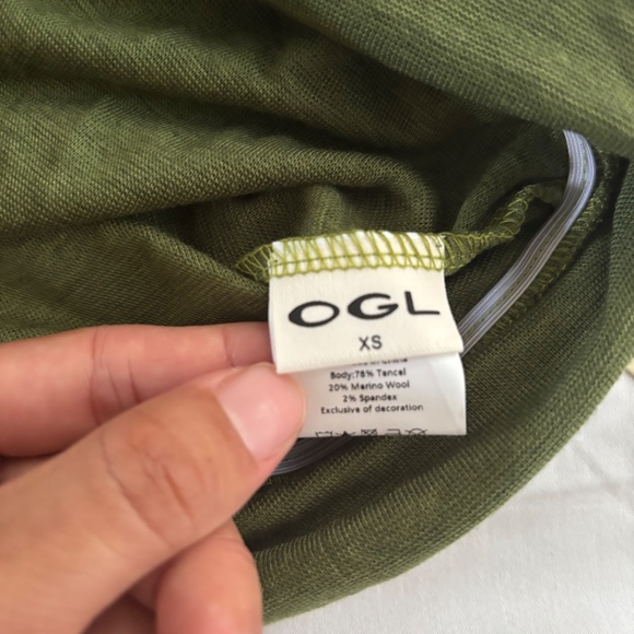OGL Move Blouse - Picture 3 of 4